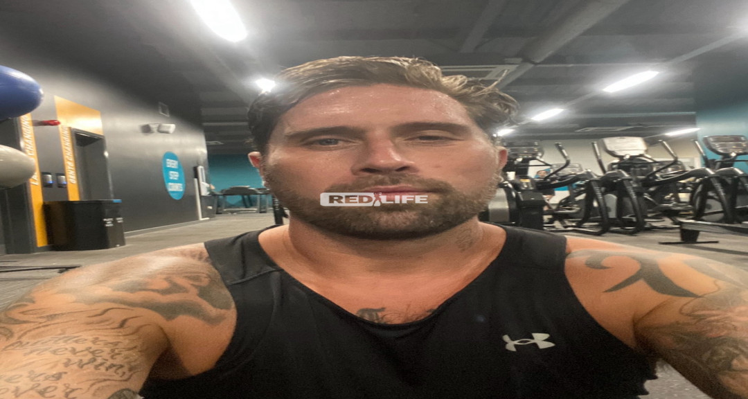 Looking for Girls between 21-60