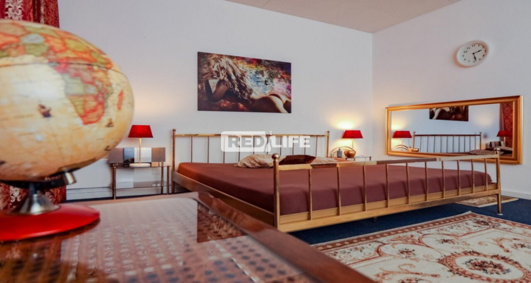 Salon cu 4 camere în