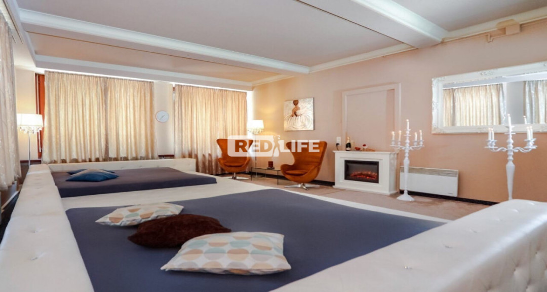 Salon cu 4 camere în