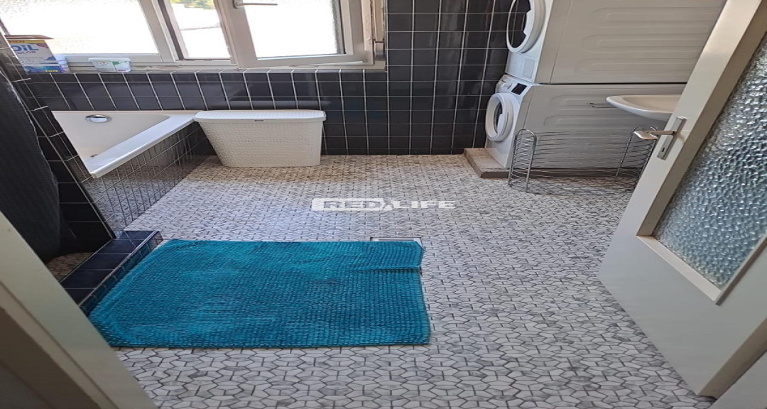 Mediu bine-cunoscut, dar discret, cu