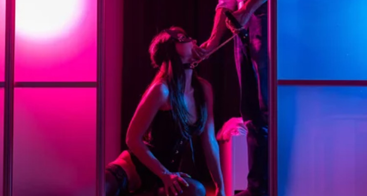 Actori la munca de filmare porno