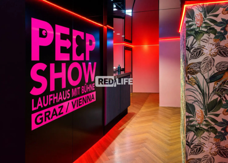 laufhaus nightclub peepshow